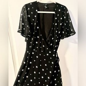Forever 21 Black & White Star Print High Low Wrap Dress | Size Large